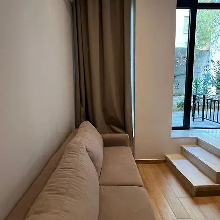 Magic Apartman Golem